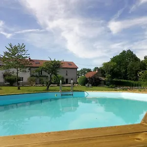 Bed & Breakfast D'hotes Quatre Mains, Saint-Priest-des-Champs